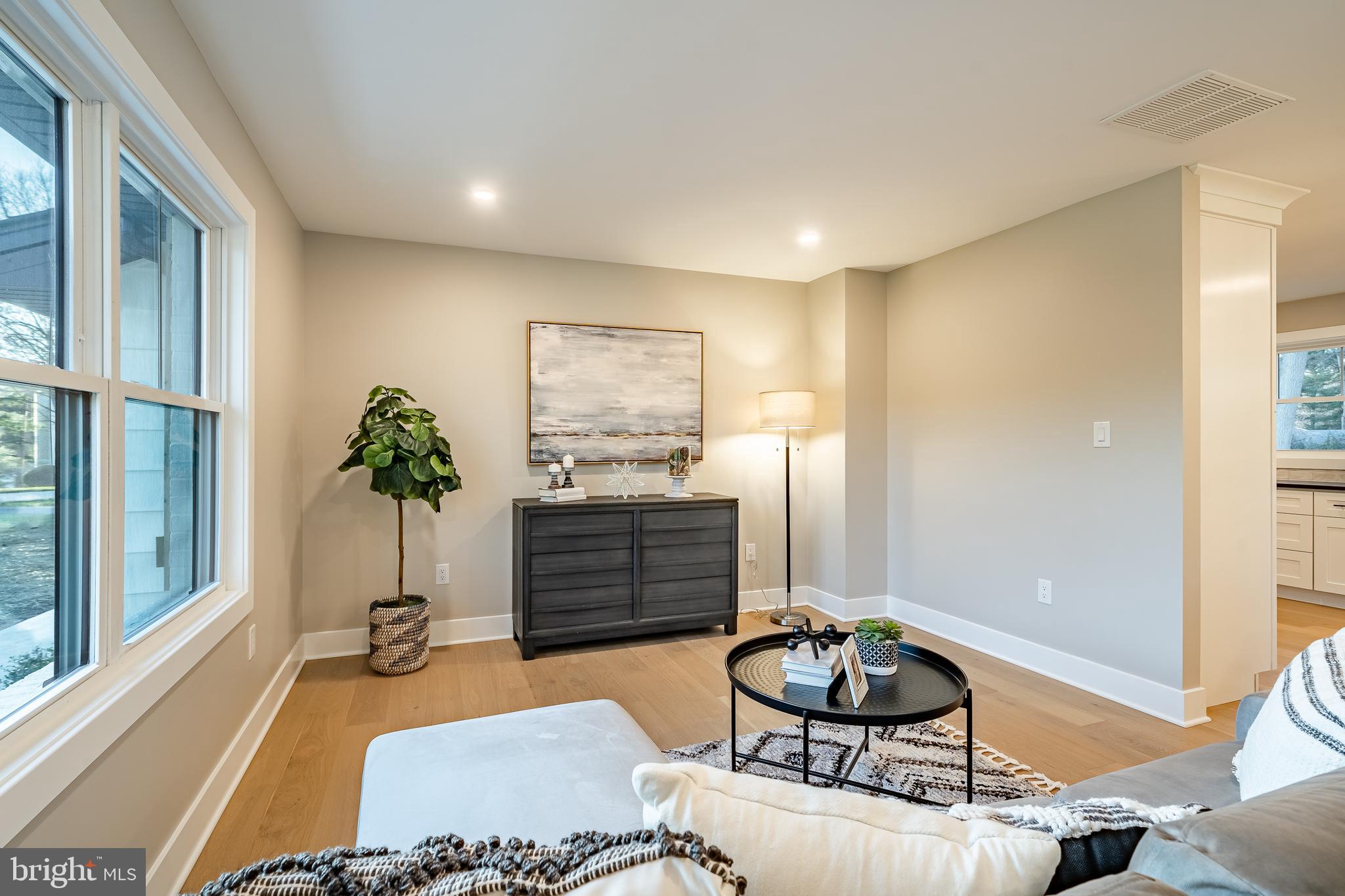1104 TIMBERLAND DRIVE