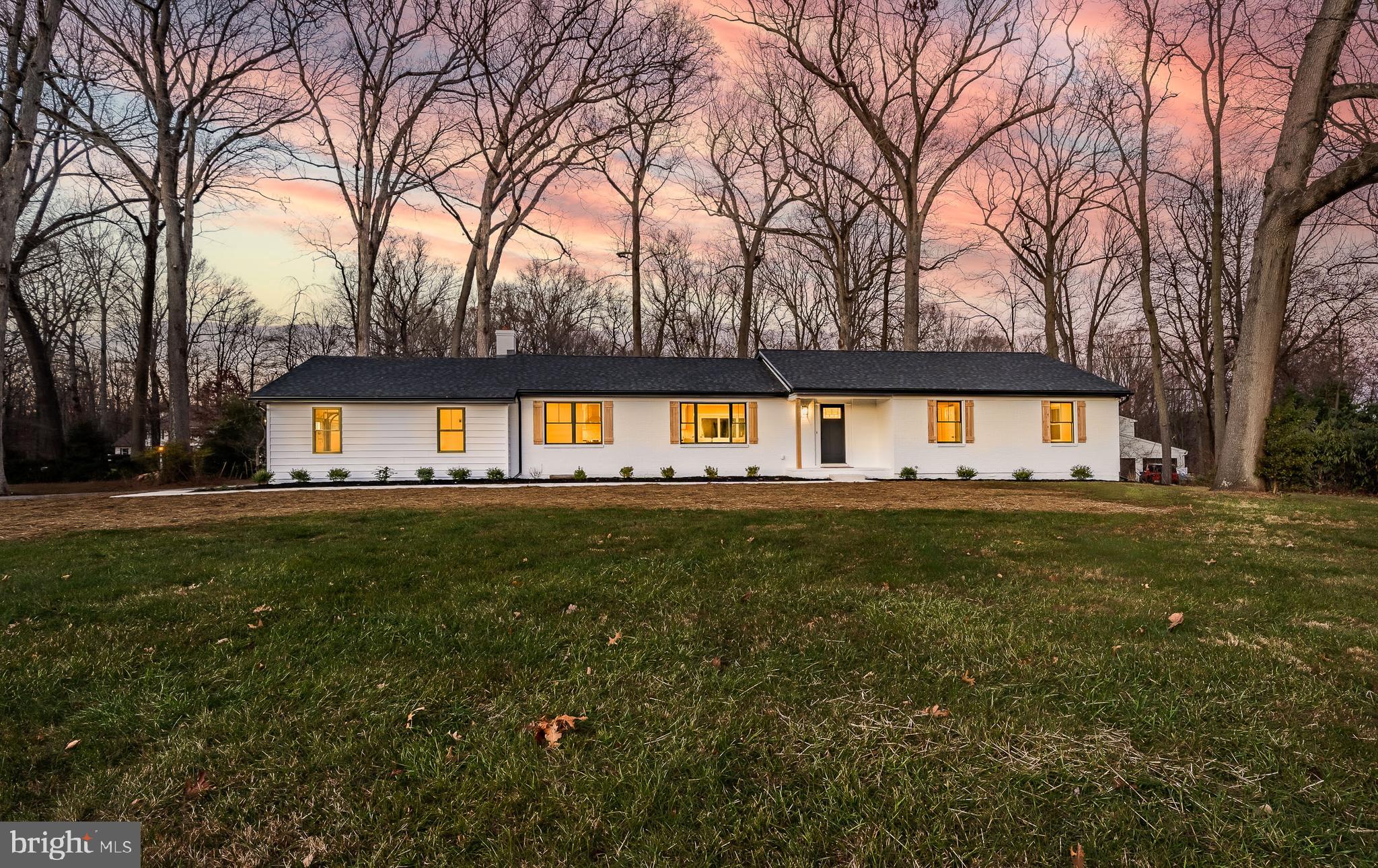 1104 TIMBERLAND DRIVE
