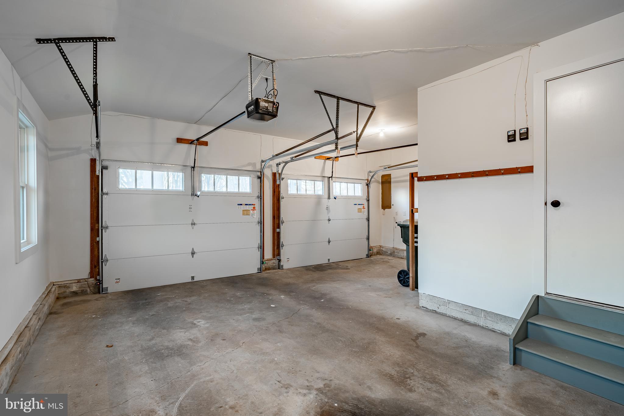 1104 TIMBERLAND DRIVE
