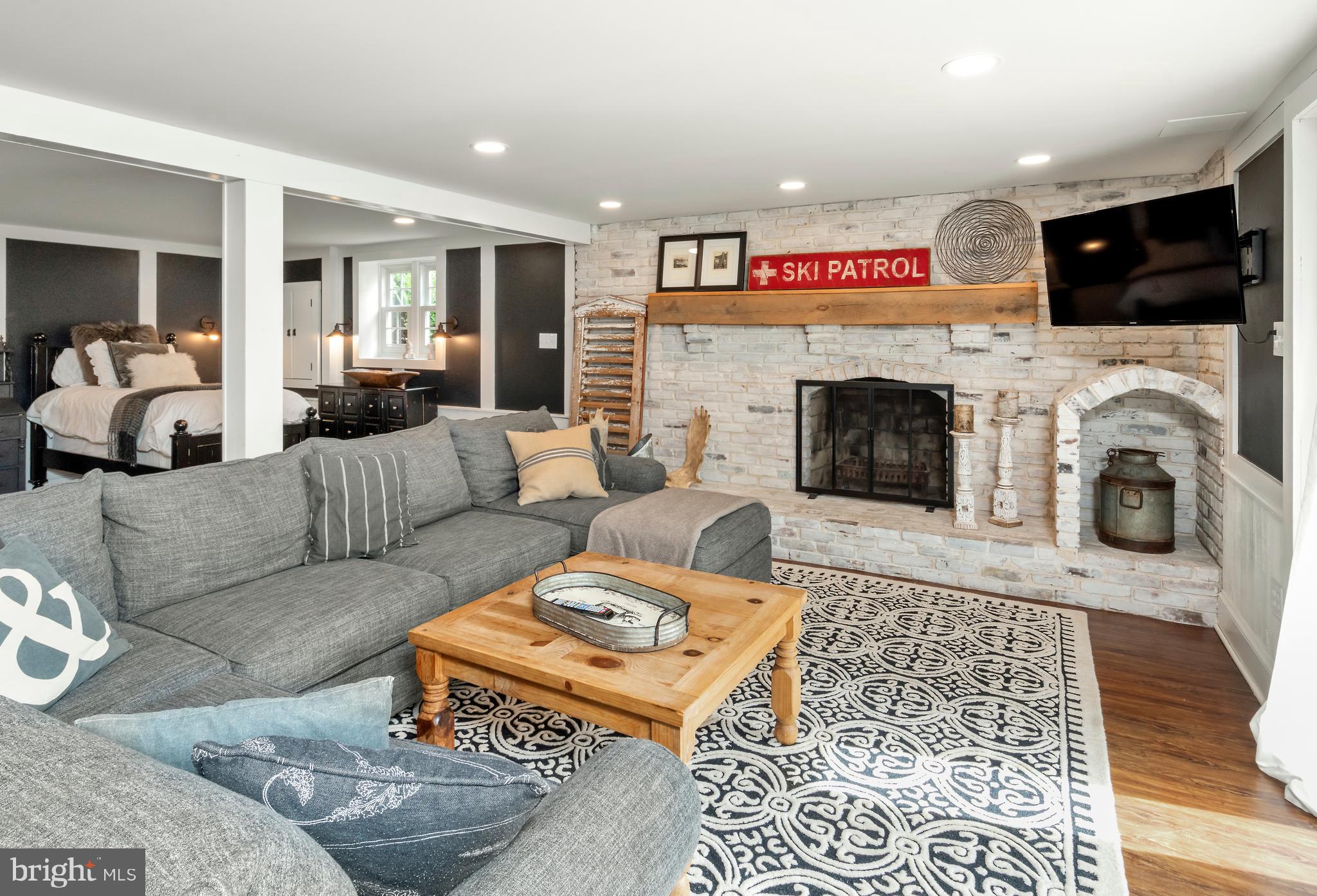 1660 FOX CROSSING ROAD