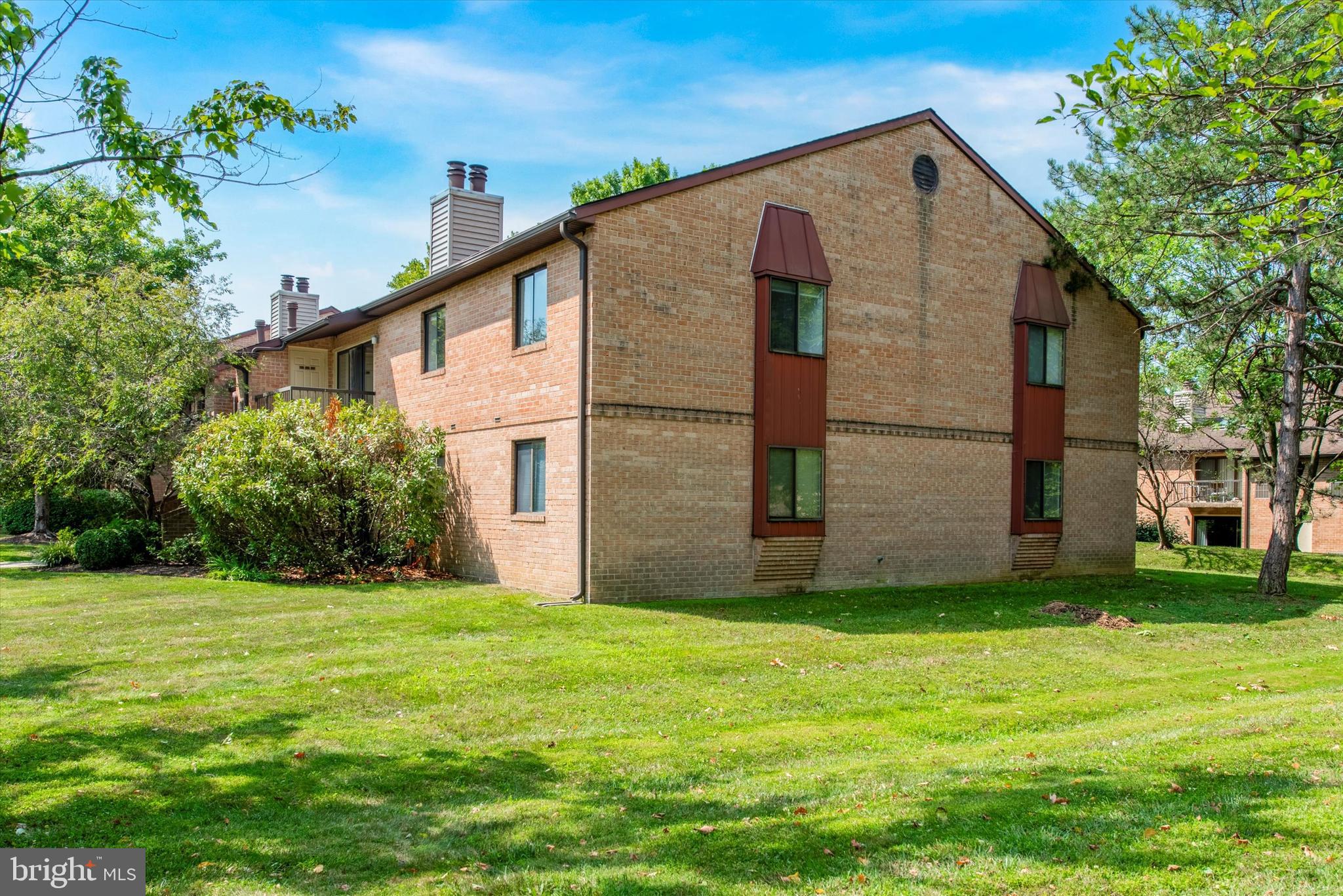 44 LE FORGE COURT