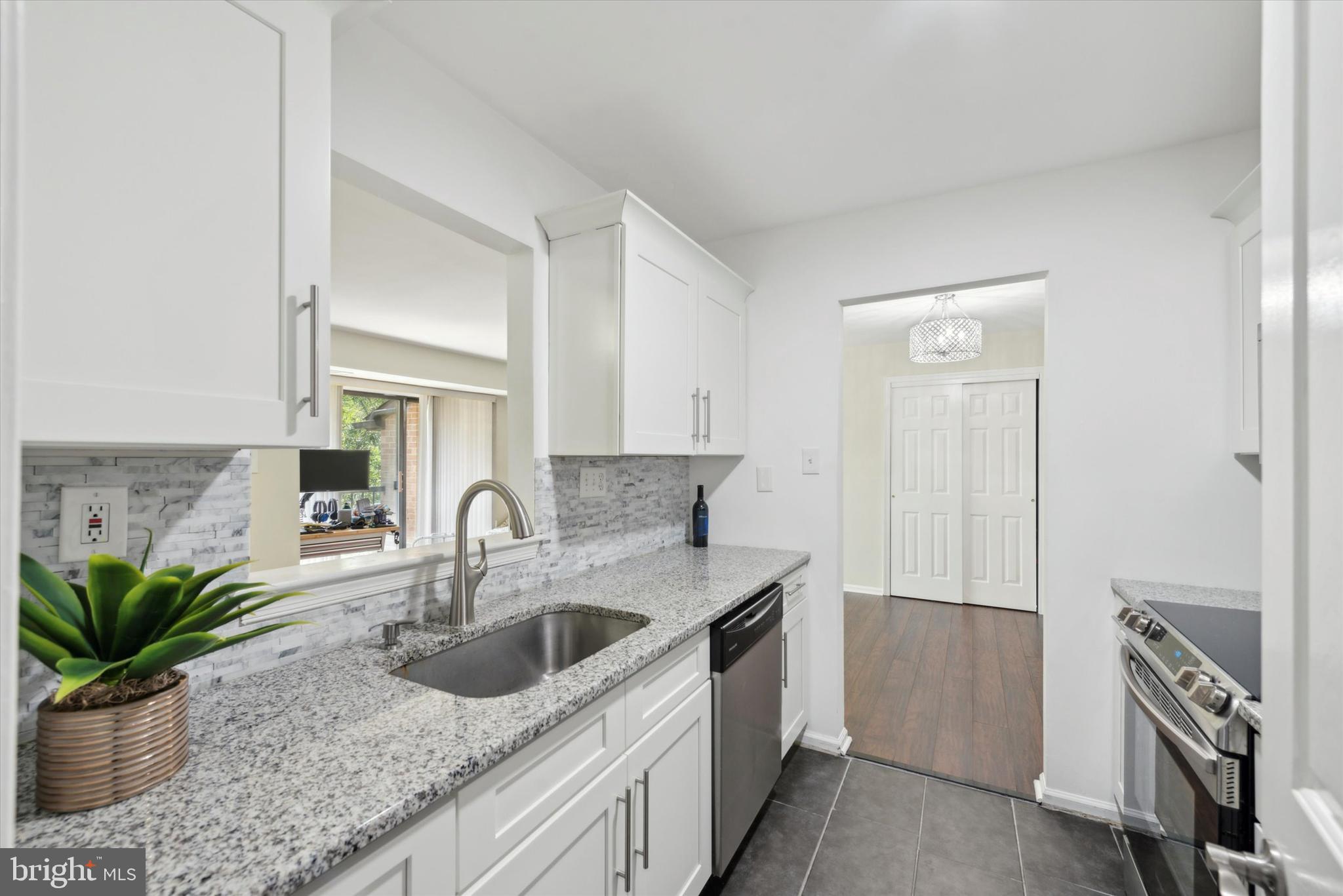 44 LE FORGE COURT