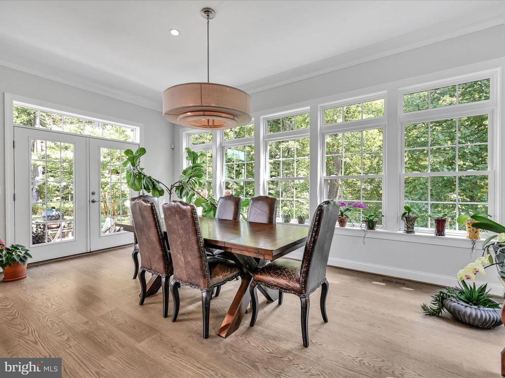 211 ARROWWOOD LANE