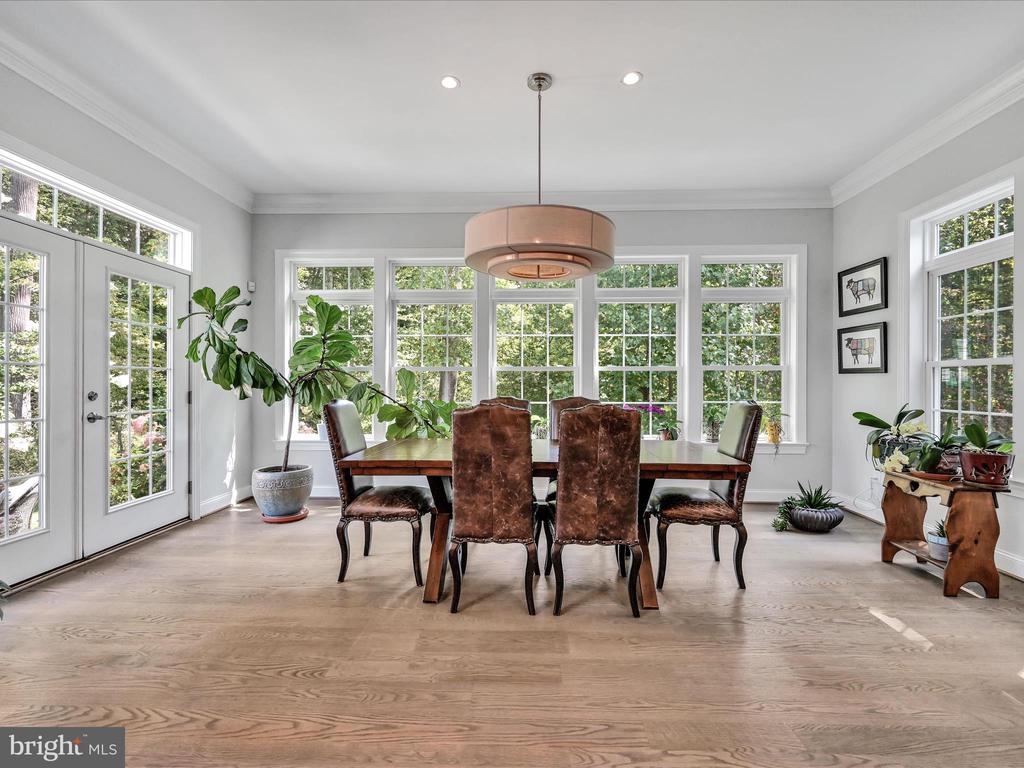211 ARROWWOOD LANE