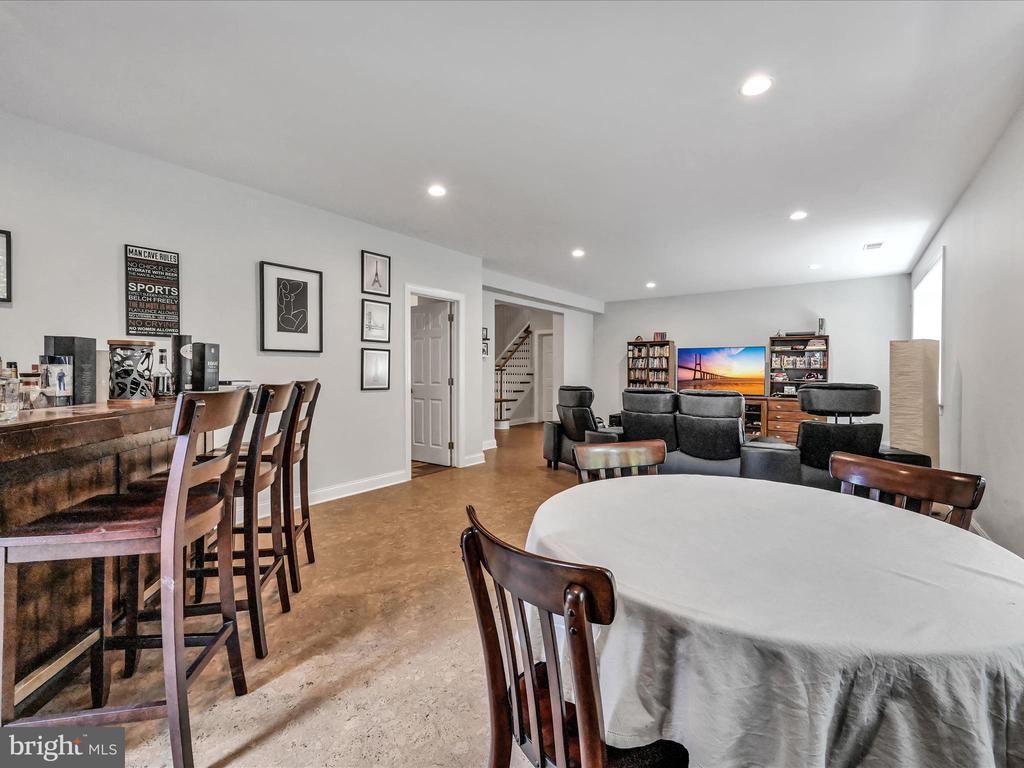 211 ARROWWOOD LANE