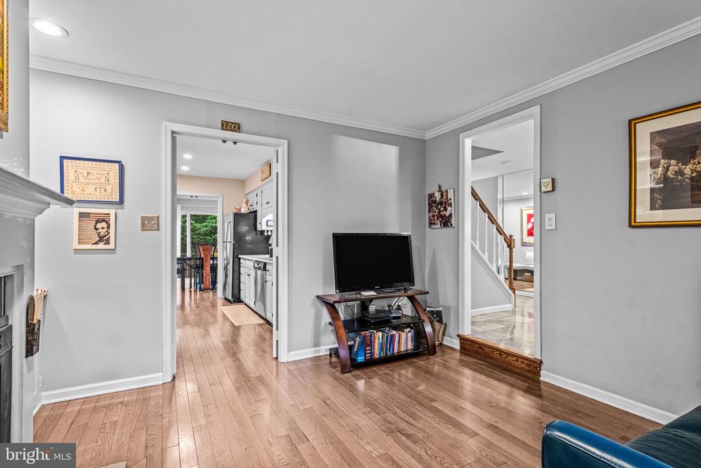 352 PAOLI WOODS DRIVE