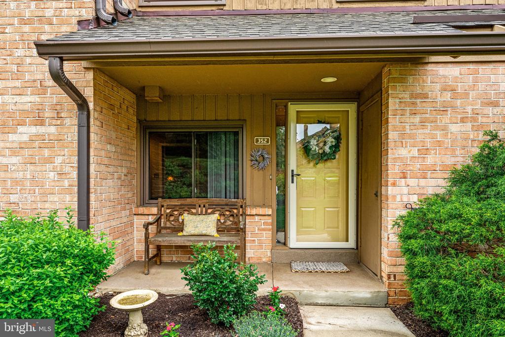 352 PAOLI WOODS DRIVE
