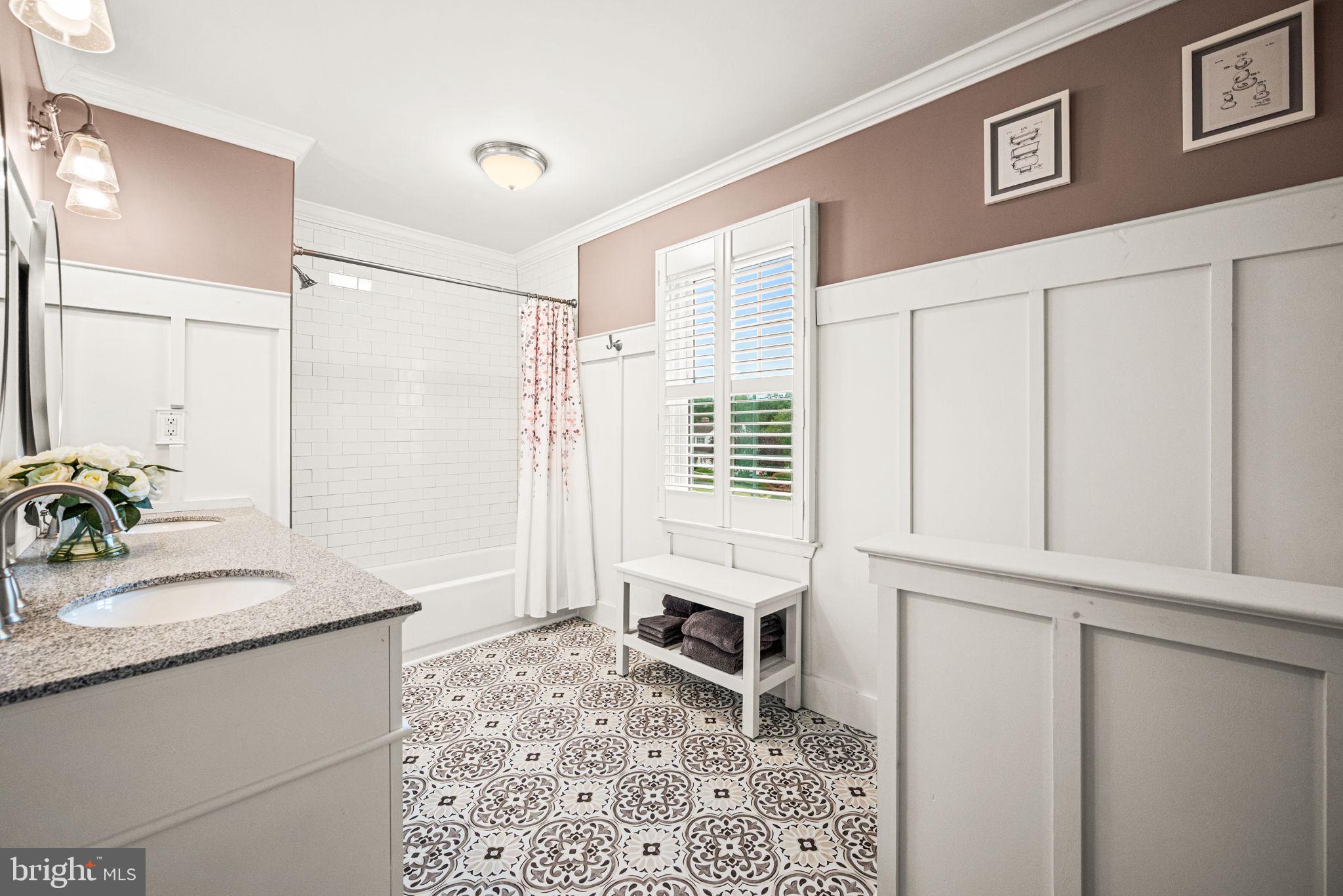 1230 N ASHBROOKE DRIVE