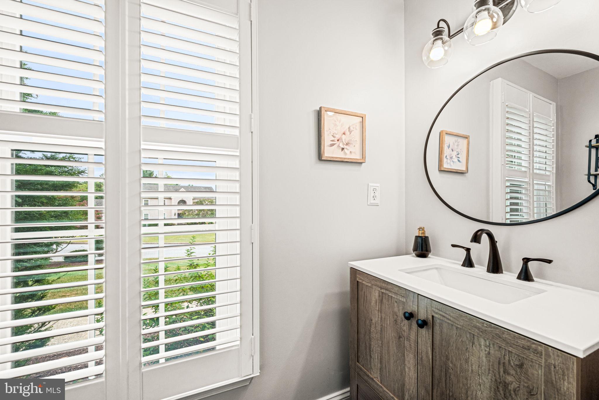 1230 N ASHBROOKE DRIVE