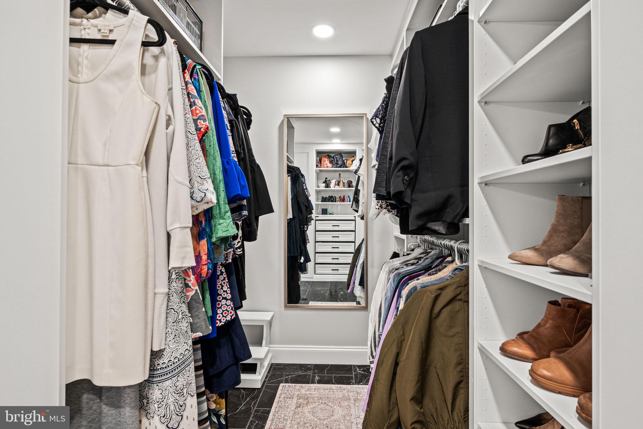 1230 N ASHBROOKE DRIVE