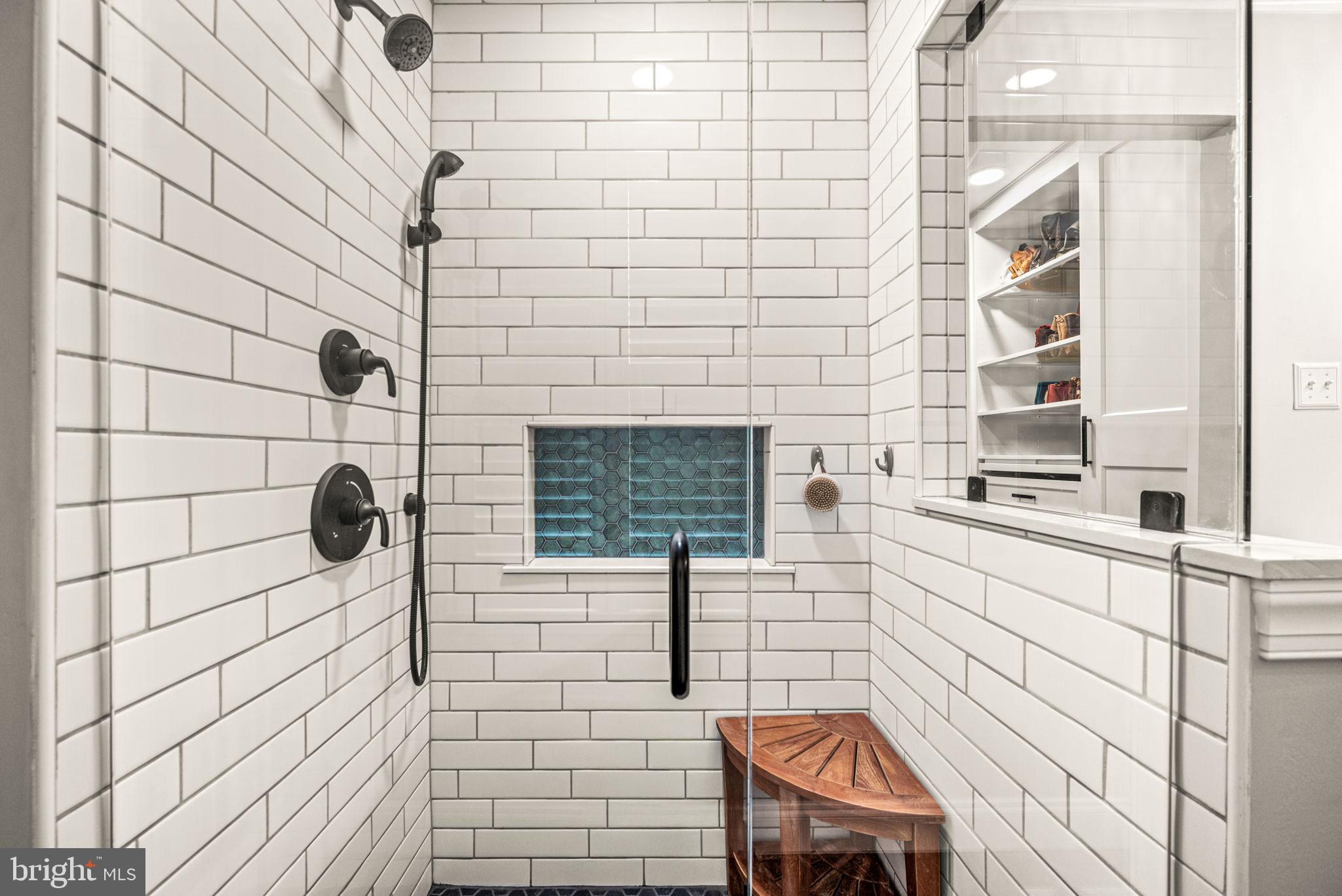 1230 N ASHBROOKE DRIVE