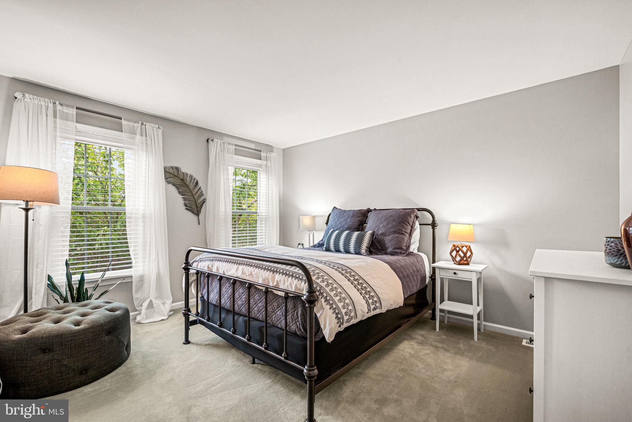 1230 N ASHBROOKE DRIVE