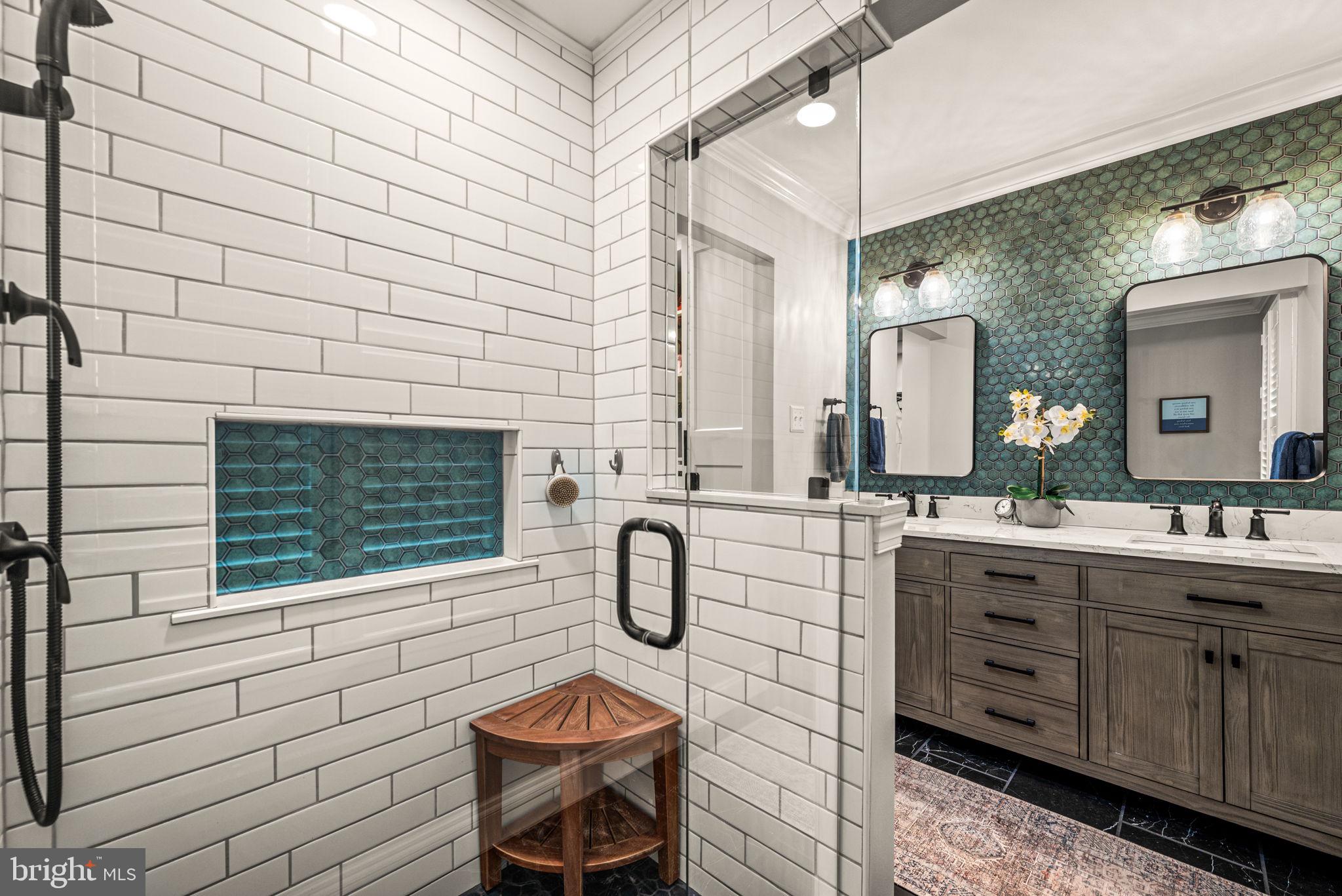 1230 N ASHBROOKE DRIVE