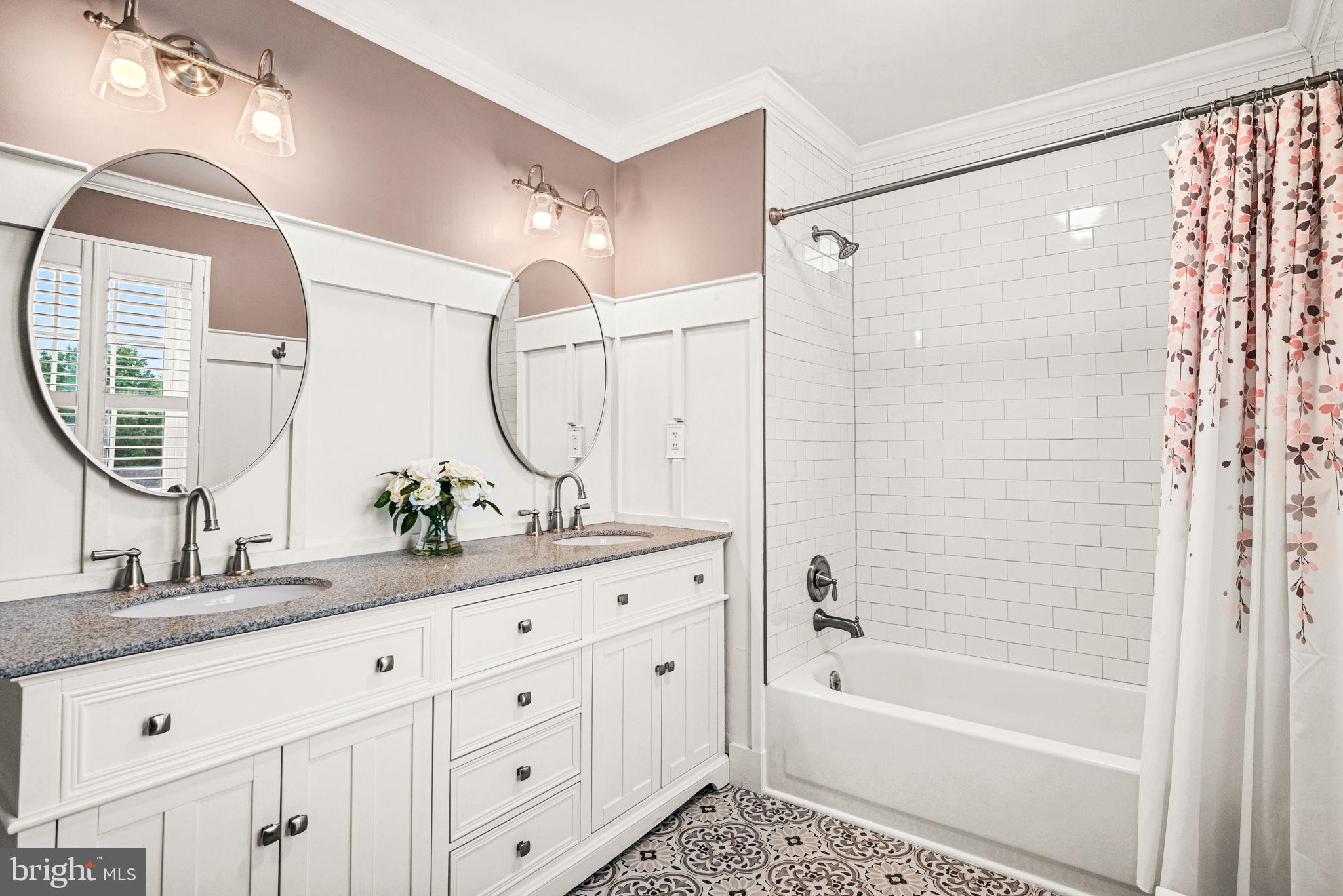 1230 N ASHBROOKE DRIVE