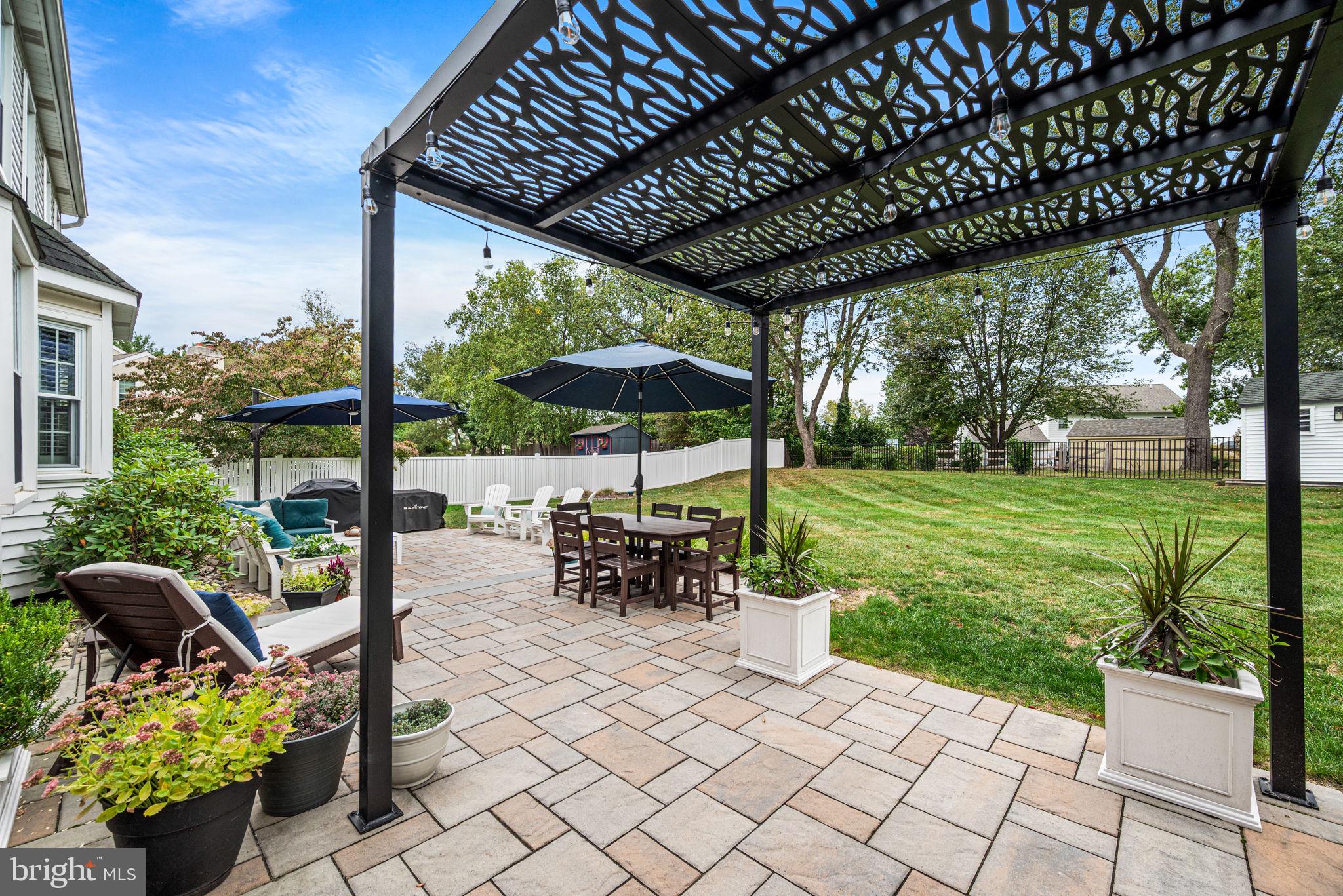 1230 N ASHBROOKE DRIVE