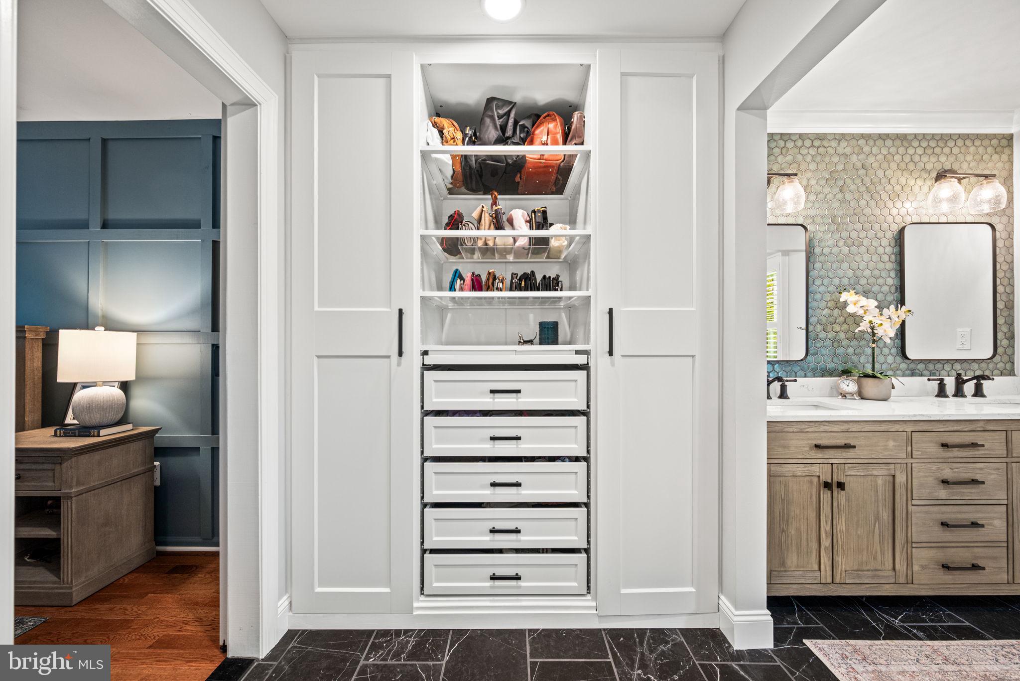 1230 N ASHBROOKE DRIVE