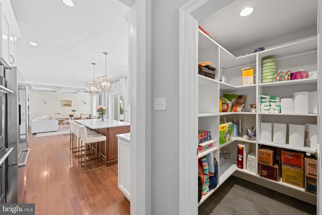 814 NEWTOWN ROAD