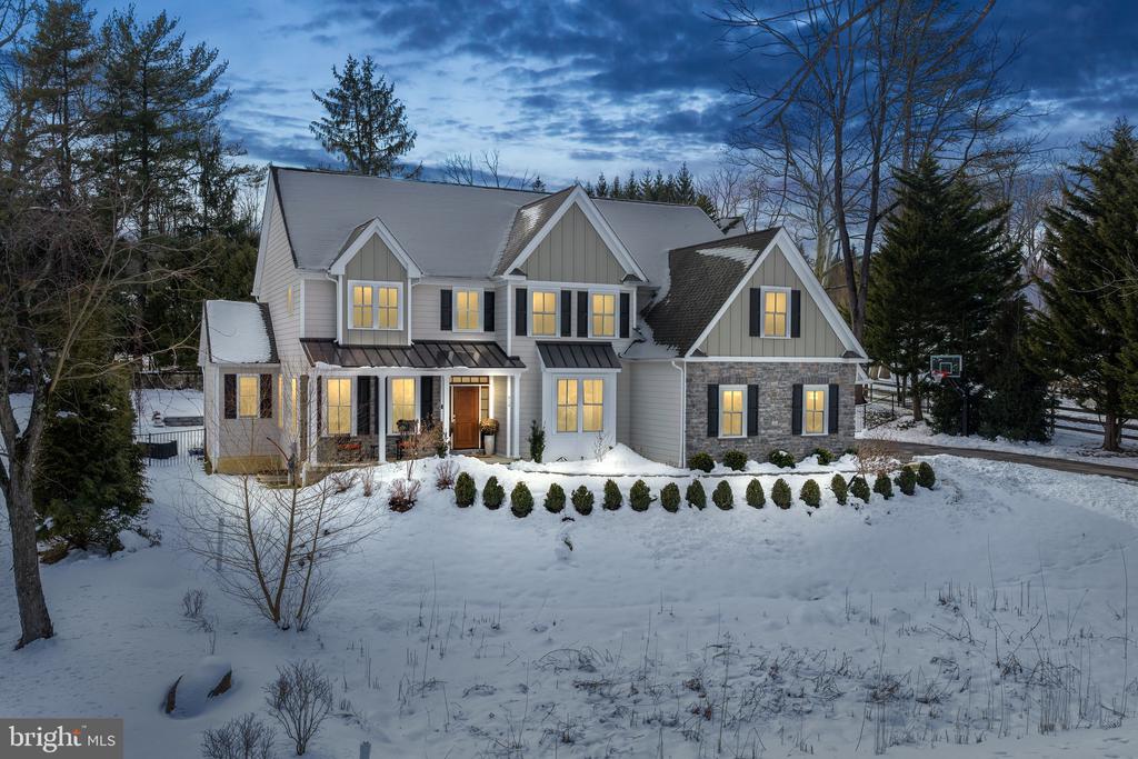 814 NEWTOWN ROAD