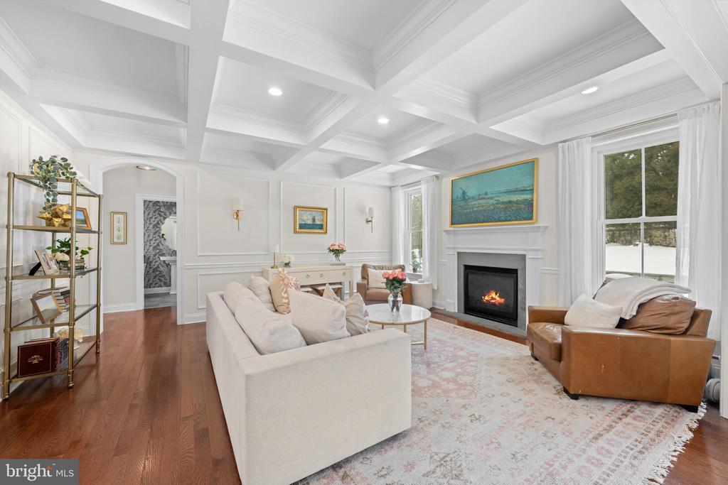 814 NEWTOWN ROAD