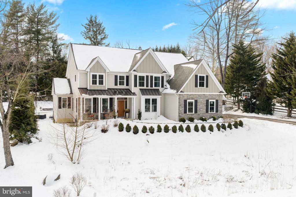 814 NEWTOWN ROAD