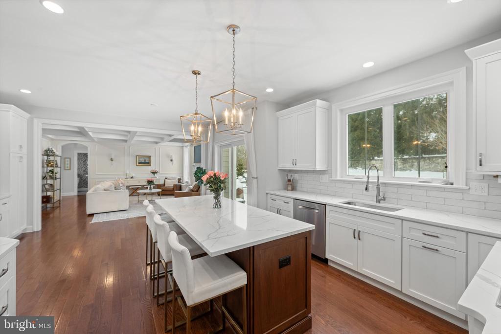 814 NEWTOWN ROAD