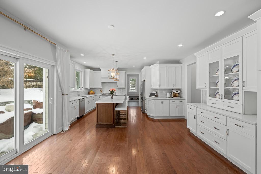 814 NEWTOWN ROAD