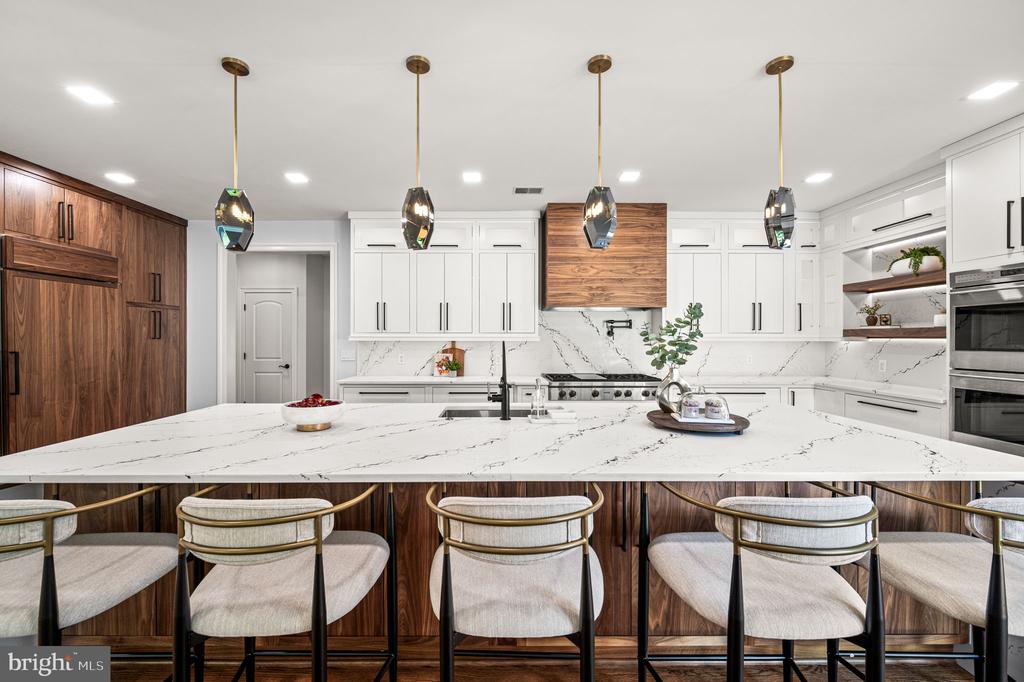26 COLONIAL DRIVE