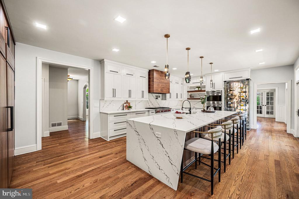 26 COLONIAL DRIVE