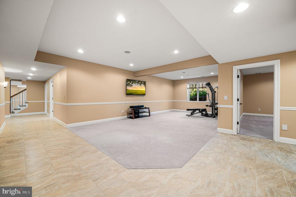 26 COLONIAL DRIVE
