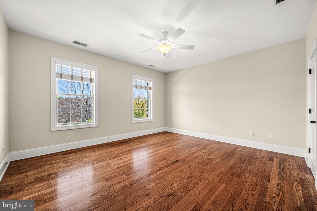 26 COLONIAL DRIVE