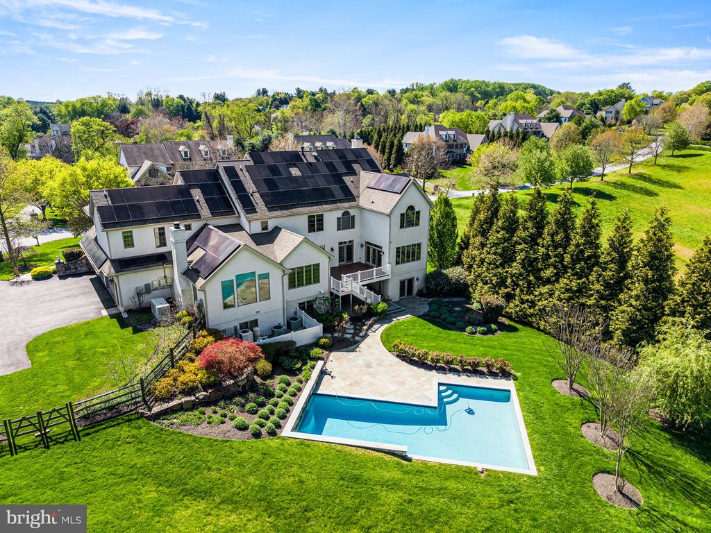 26 COLONIAL DRIVE