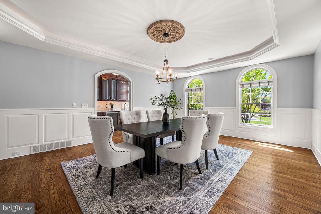26 COLONIAL DRIVE