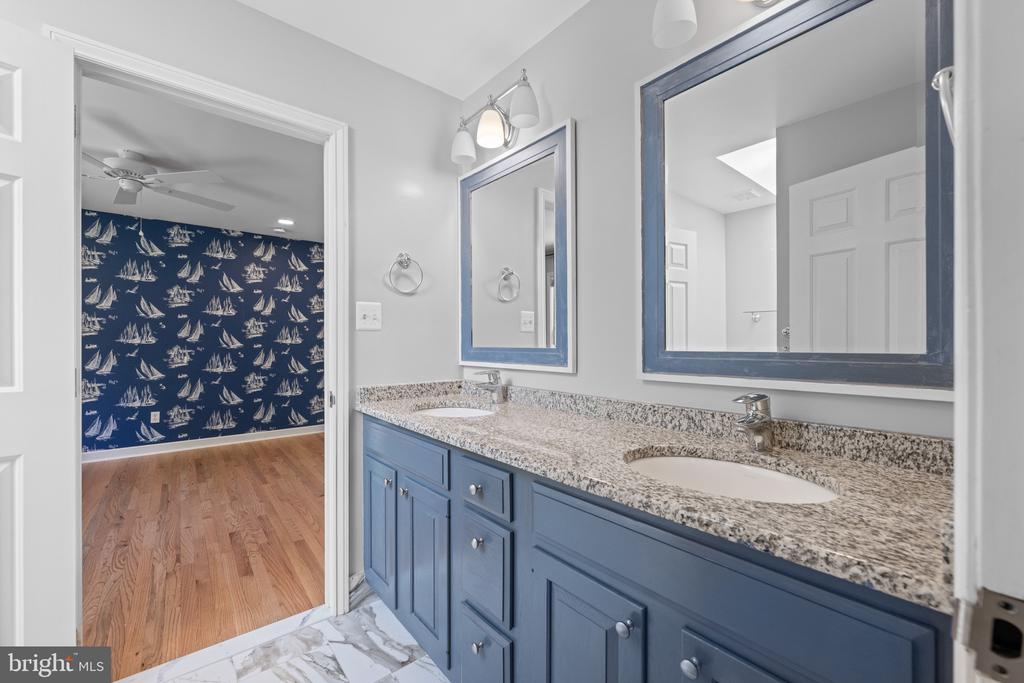 1285 FARM ROAD