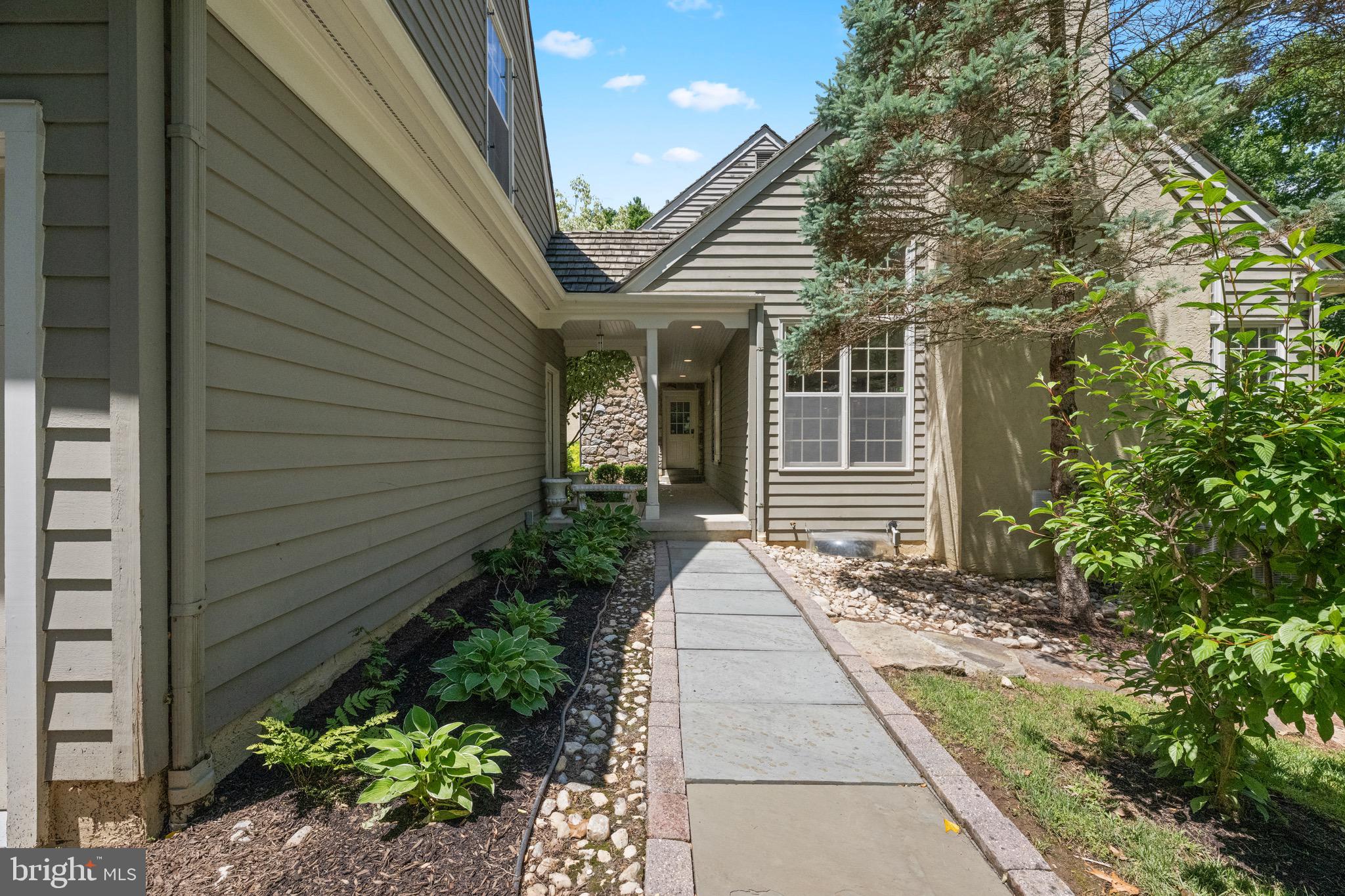 1285 FARM ROAD