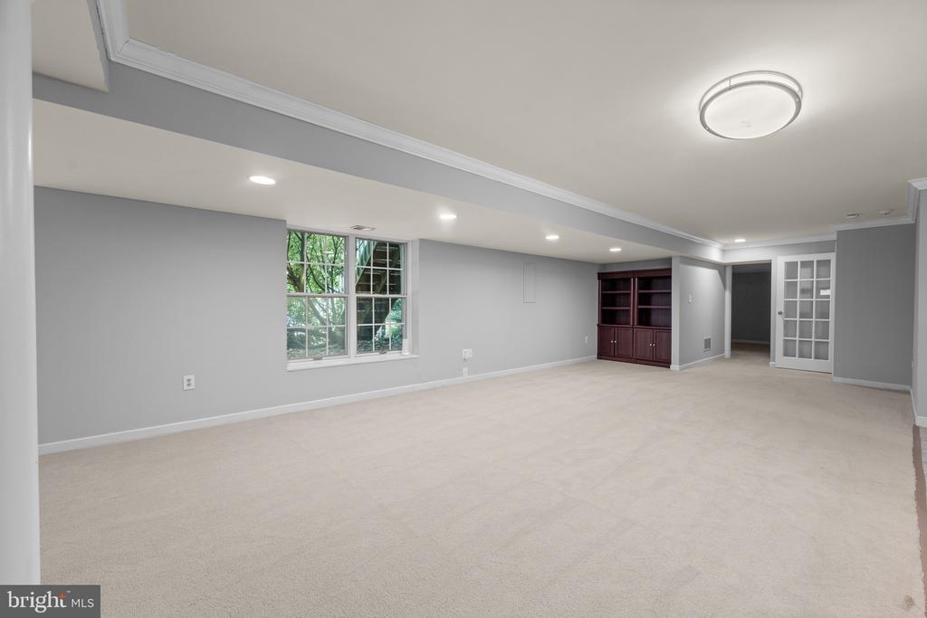 1285 FARM ROAD