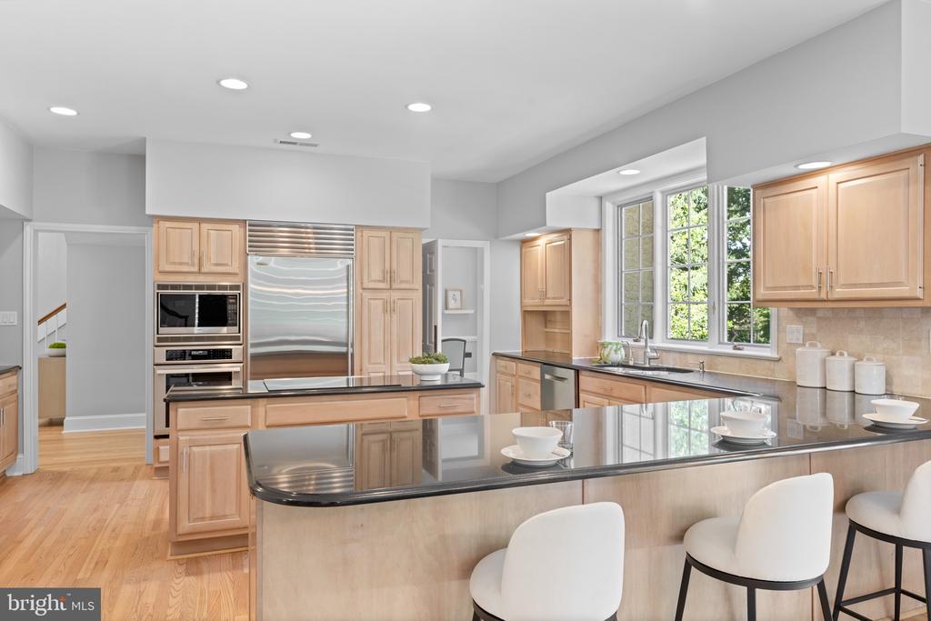 1285 FARM ROAD
