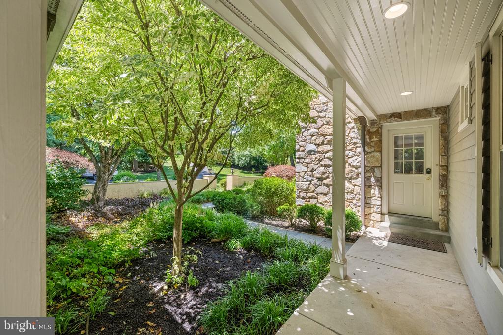 1285 FARM ROAD
