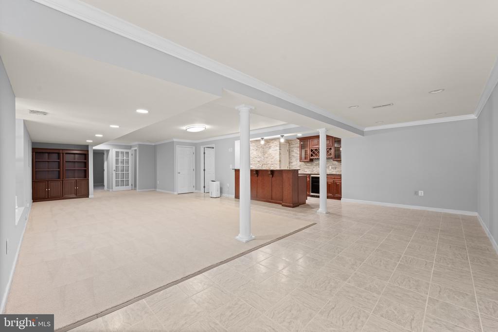 1285 FARM ROAD