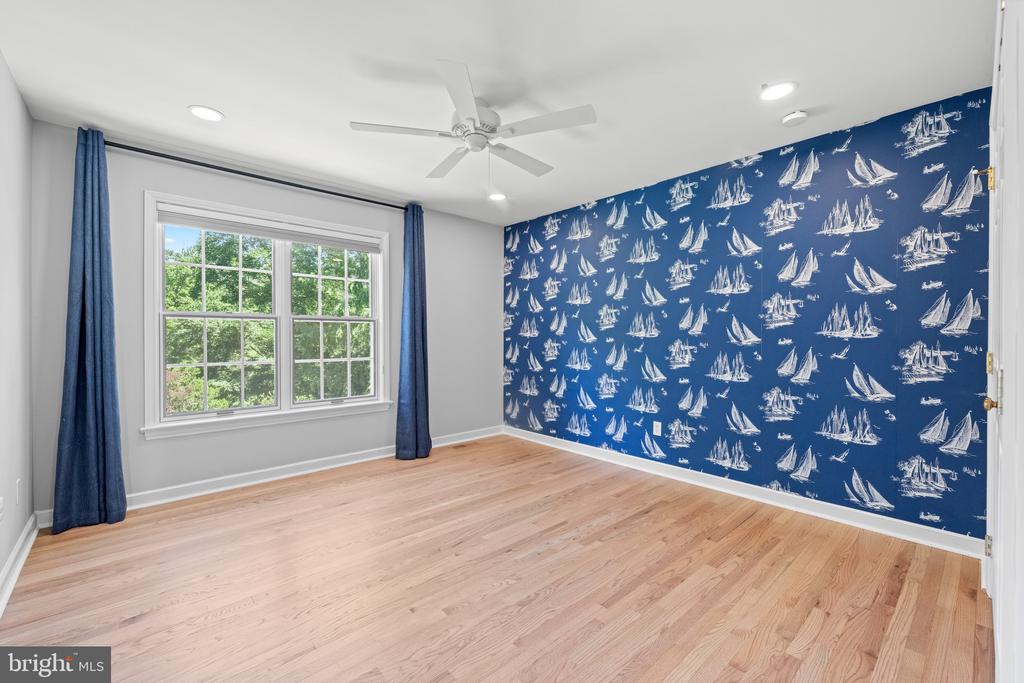 1285 FARM ROAD