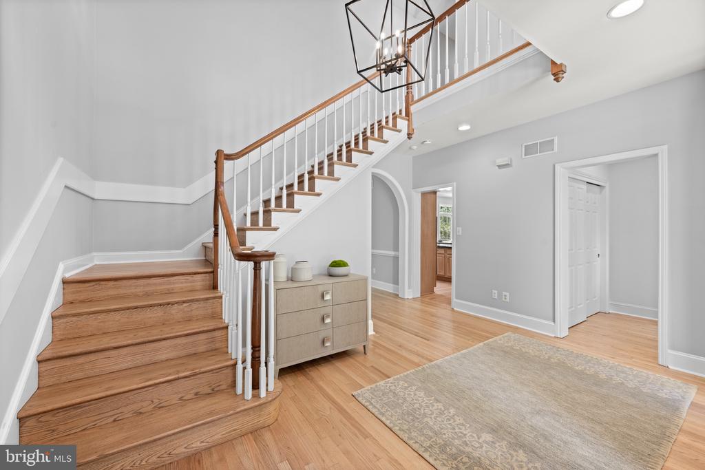 1285 FARM ROAD