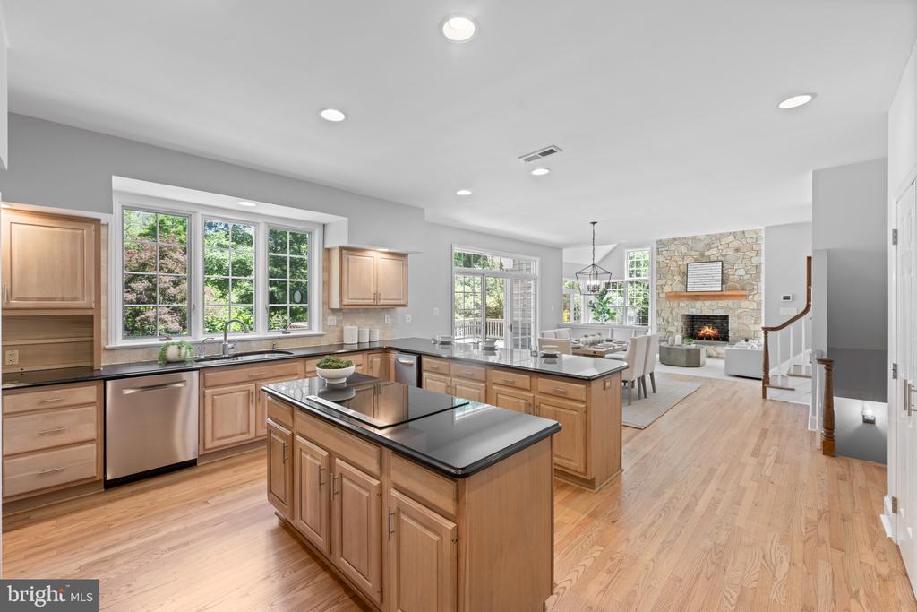 1285 FARM ROAD
