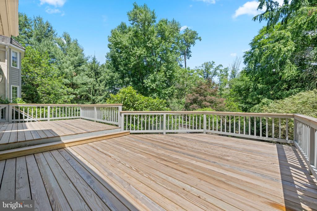 1285 FARM ROAD