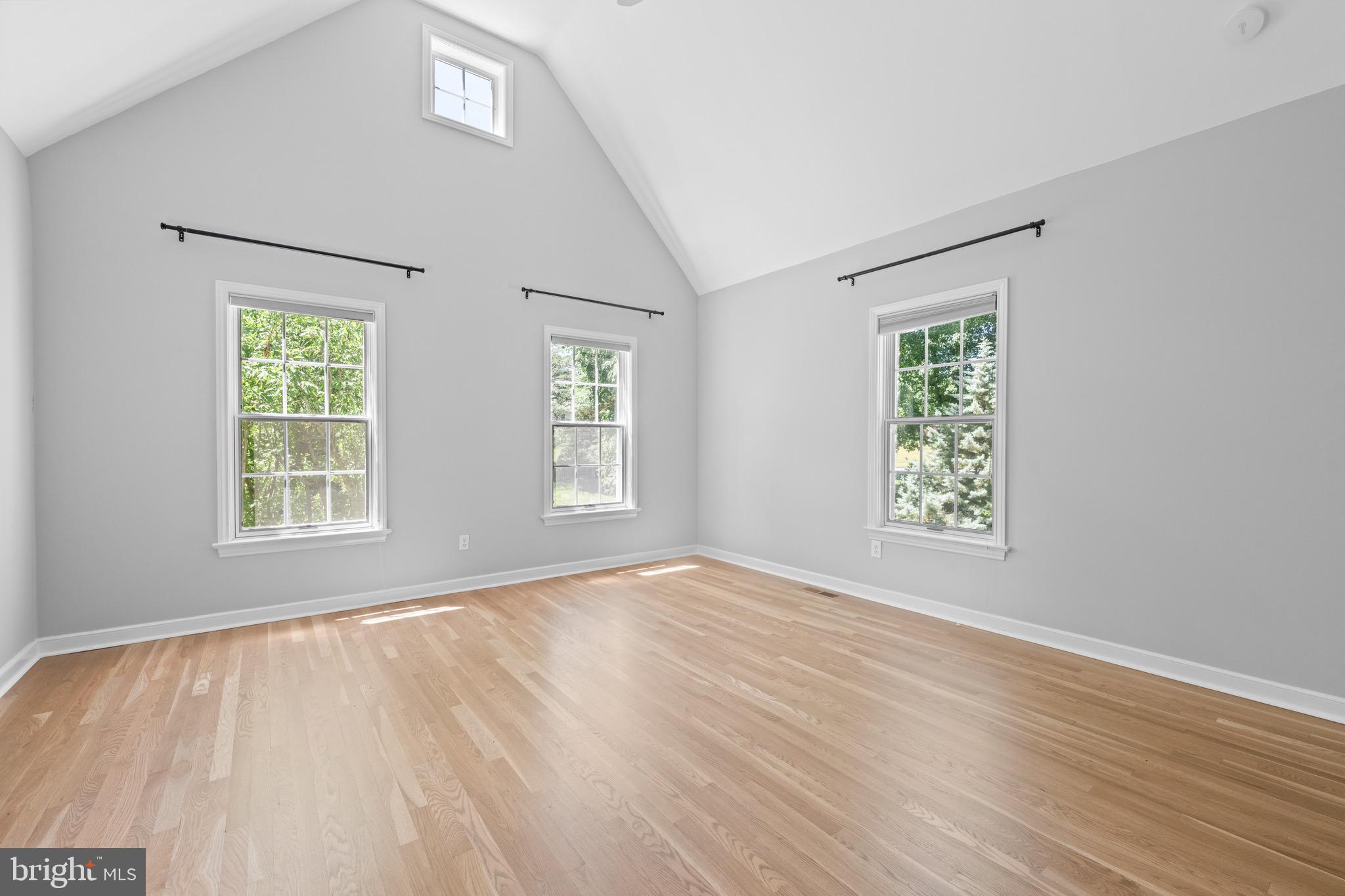 1285 FARM ROAD