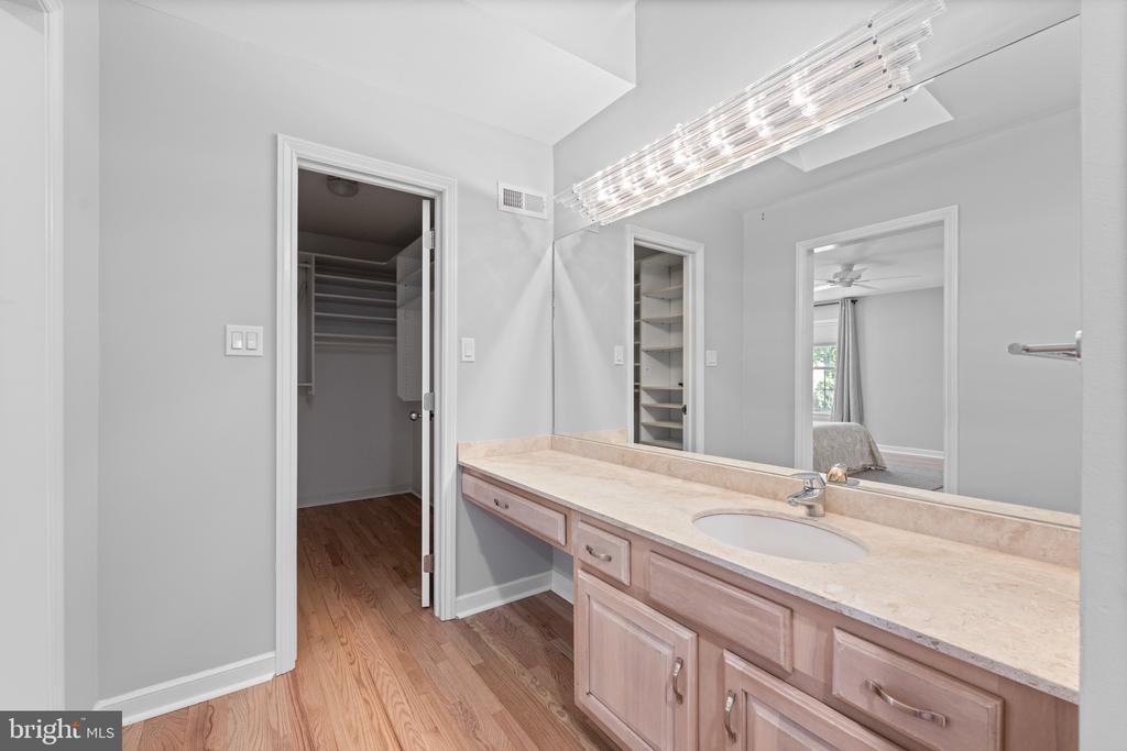 1285 FARM ROAD