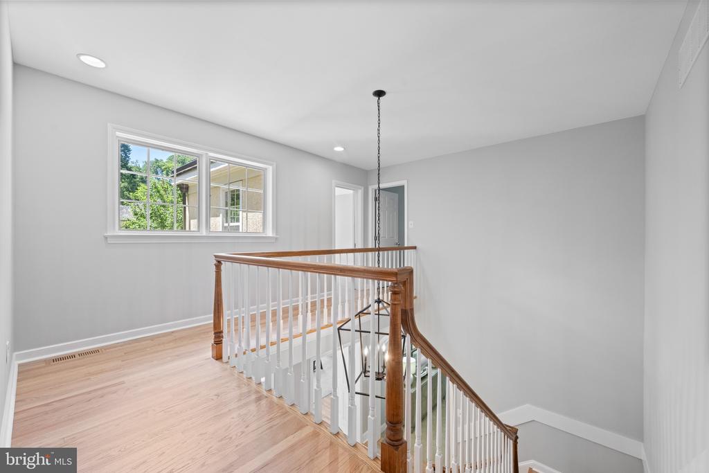 1285 FARM ROAD