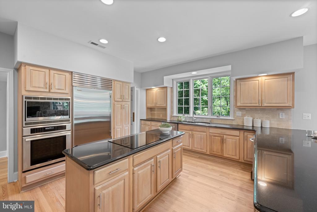 1285 FARM ROAD