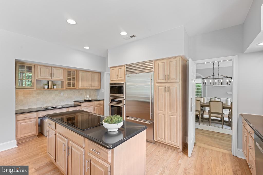 1285 FARM ROAD