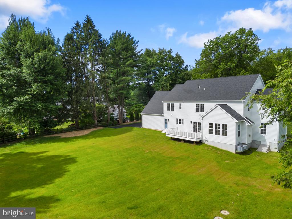17 HICKORY LANE
