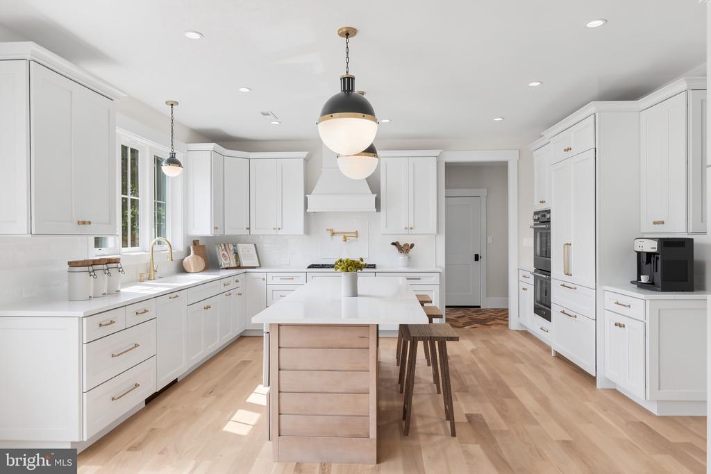 17 HICKORY LANE