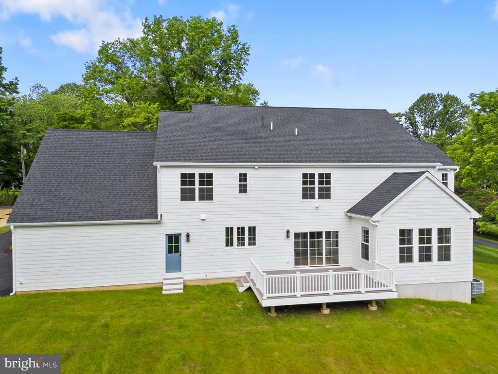 17 HICKORY LANE